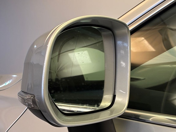 Volvo XC60 11 of 21