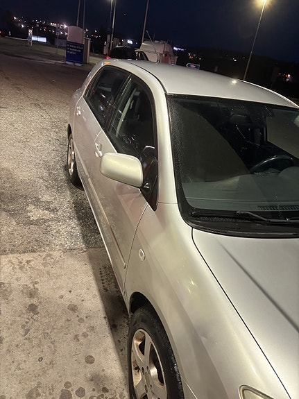 Toyota Corolla 5 of 7
