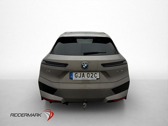 BMW iX 8 of 30