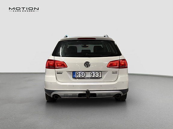 Volkswagen Passat Alltrack 6 of 26