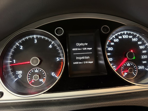 Volkswagen Passat Alltrack 16 of 26
