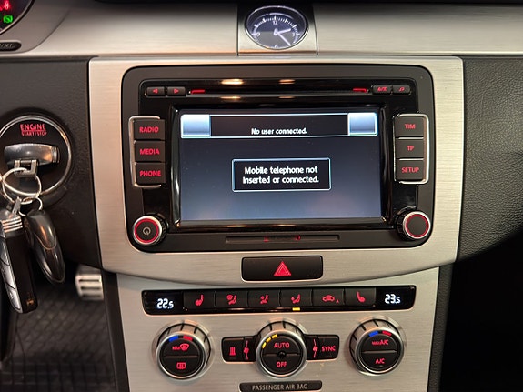 Volkswagen Passat Alltrack 13 of 26