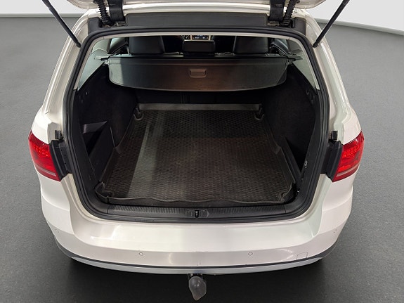 Volkswagen Passat Alltrack 22 of 26