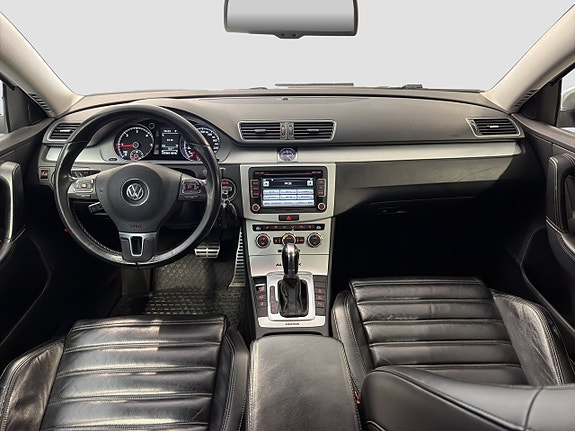 Volkswagen Passat Alltrack 9 of 26