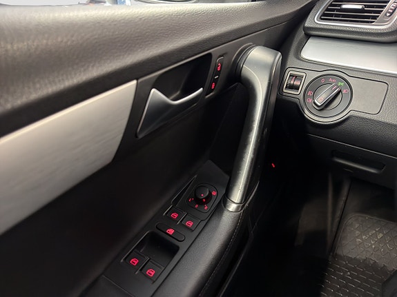 Volkswagen Passat Alltrack 19 of 26