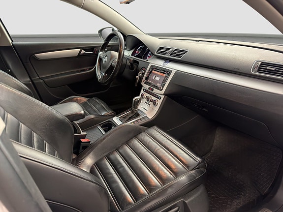 Volkswagen Passat Alltrack 20 of 26