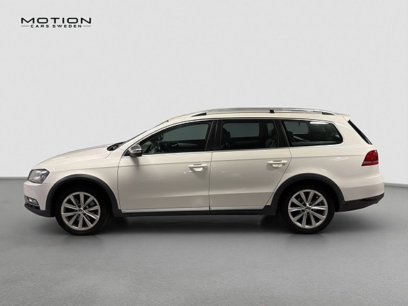 Volkswagen Passat Alltrack 8 of 26
