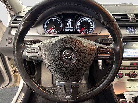 Volkswagen Passat Alltrack 11 of 26