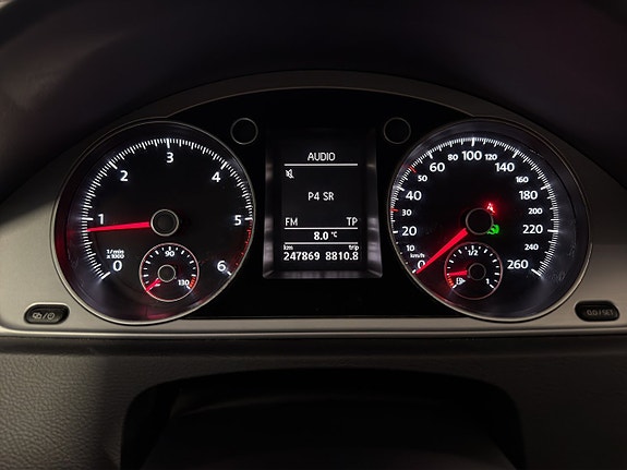 Volkswagen Passat Alltrack 12 of 26
