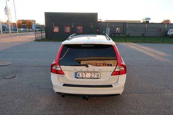 Volvo V70 6 of 18