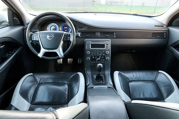 Volvo V70 14 of 18