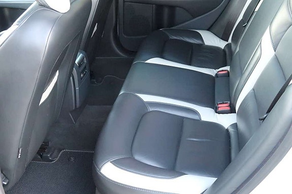 Volvo V70 11 of 18
