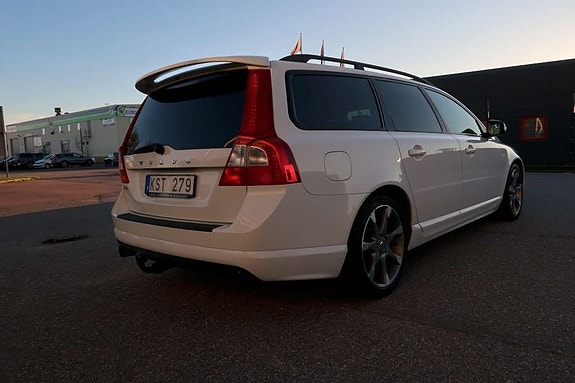Volvo V70 4 of 18