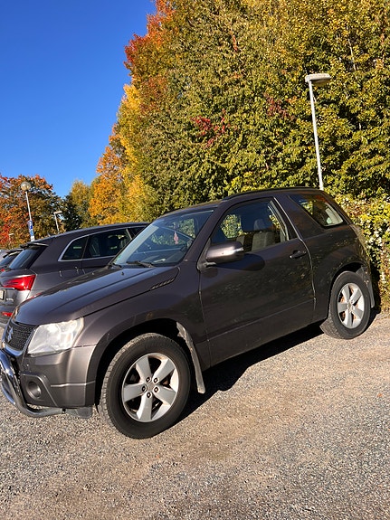 Suzuki Grand Vitara 3 of 3