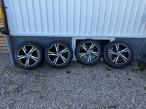 19” aluminiumfälgar Volvo original med Continental vinterdäck