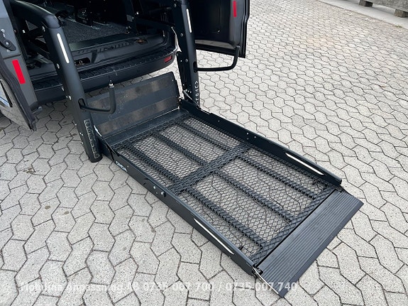 Ford Transit Custom Kombi 320L 11 of 14
