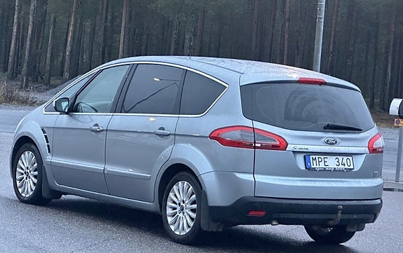 Ford S-MAX 2 of 8