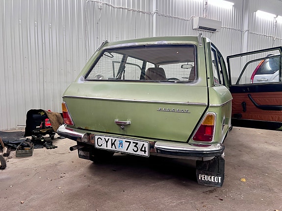 Peugeot 304 2 of 16