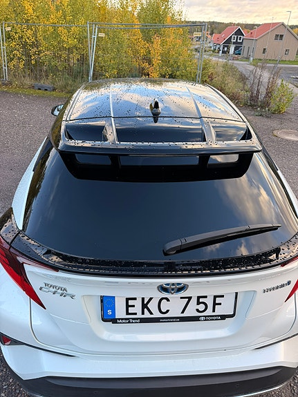 Toyota C-HR 5 of 9