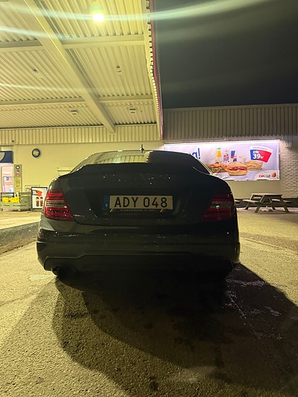 Mercedes-Benz C220 6 of 9