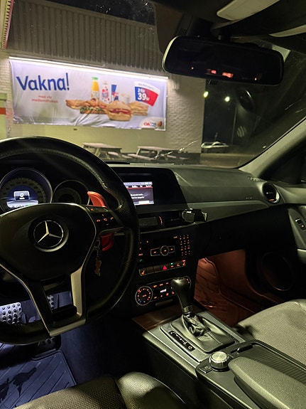 Mercedes-Benz C220 8 of 9