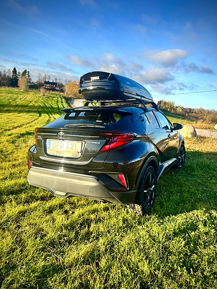 Toyota C-HR 4 of 7