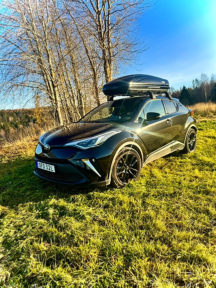 Toyota C-HR 3 of 7