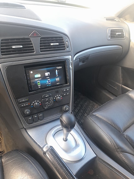 Volvo V70 2 of 6