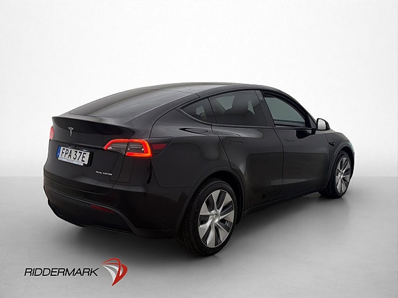 Tesla Model Y 9 of 30