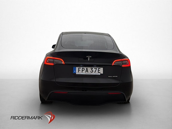 Tesla Model Y 8 of 30
