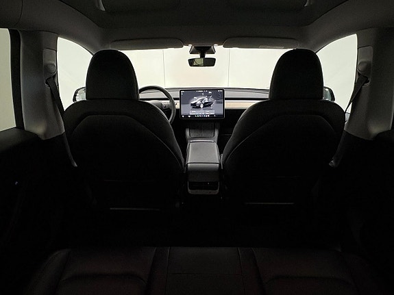 Tesla Model Y 11 of 15