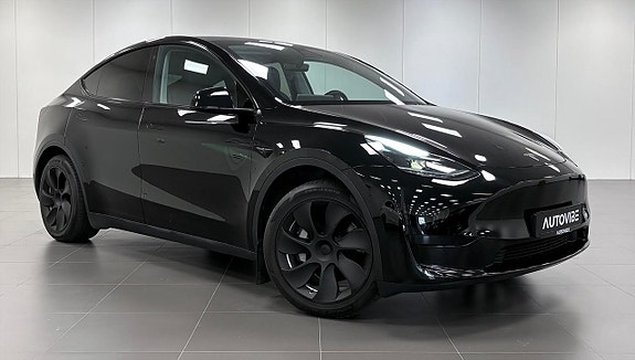 Tesla Model Y 2 of 15