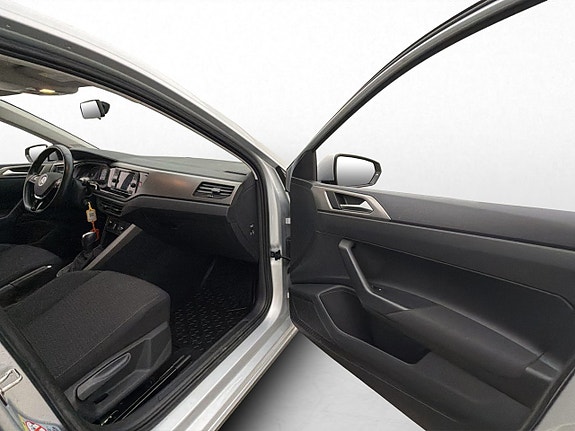 Volkswagen Polo 15 of 30