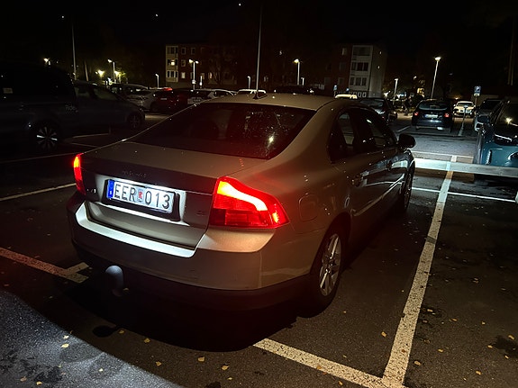 Volvo S80 4 of 5