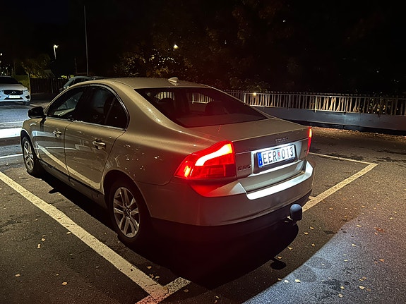 Volvo S80 3 of 5