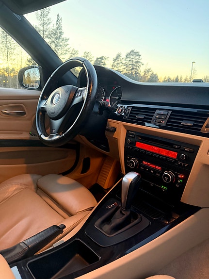 BMW 320d 10 of 15