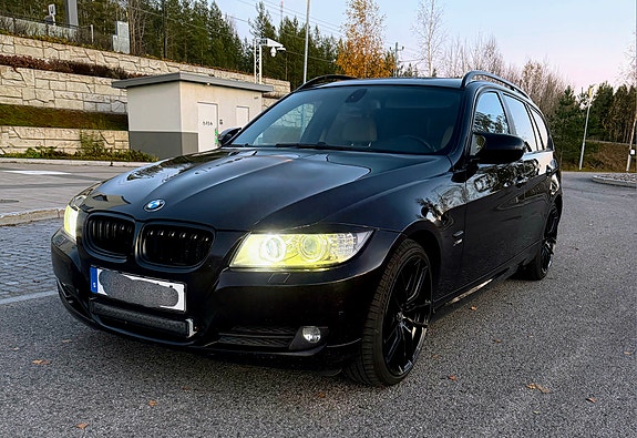 BMW 320d 3 of 15