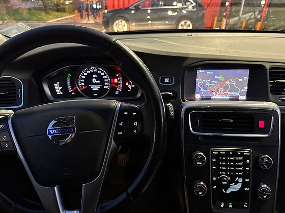 Volvo V60 5 of 11