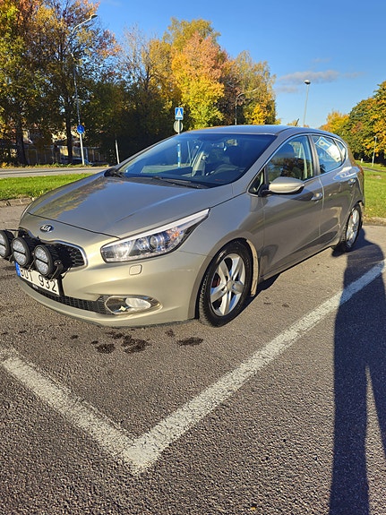 Kia Ceed 2 of 10