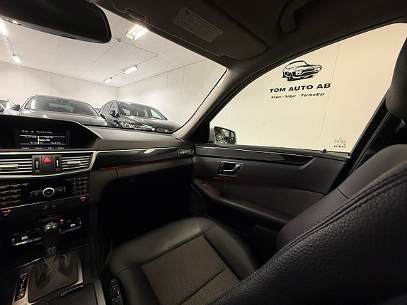 Mercedes-Benz E220 27 of 30