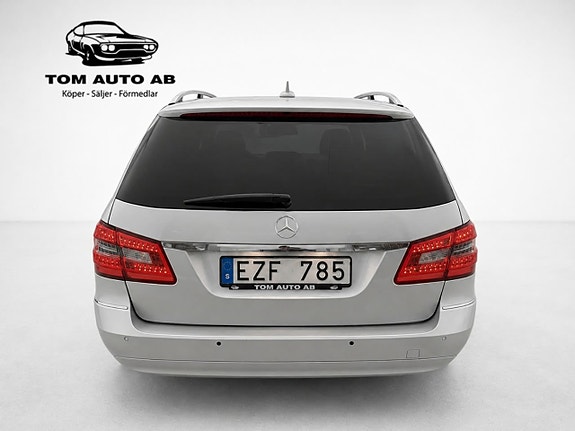 Mercedes-Benz E220 6 of 30