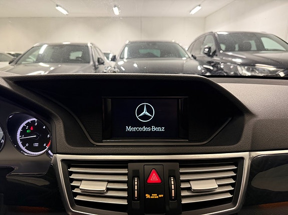 Mercedes-Benz E220 22 of 30