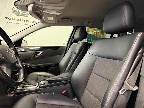 Mercedes-Benz E220 13 of 30