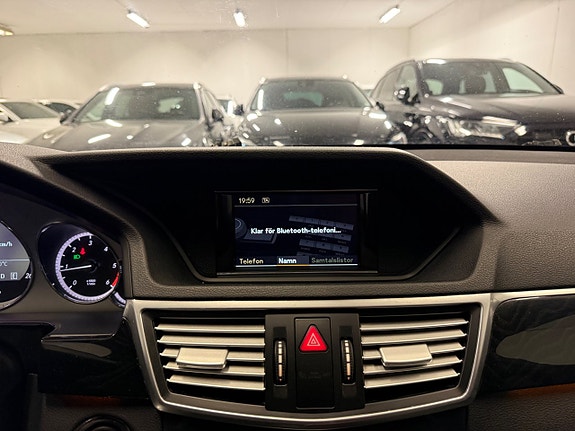 Mercedes-Benz E220 25 of 30