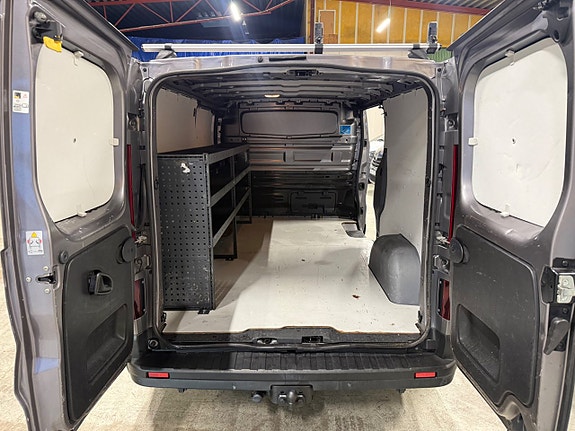 Renault Trafic 11 of 11