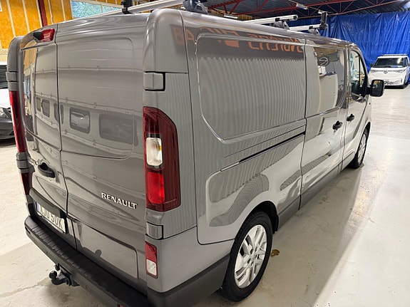 Renault Trafic 4 of 11