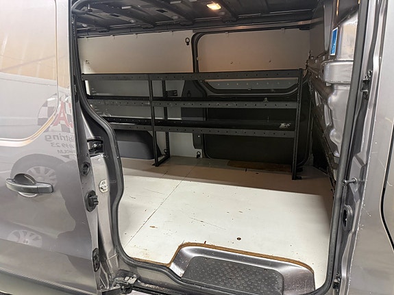Renault Trafic 10 of 11