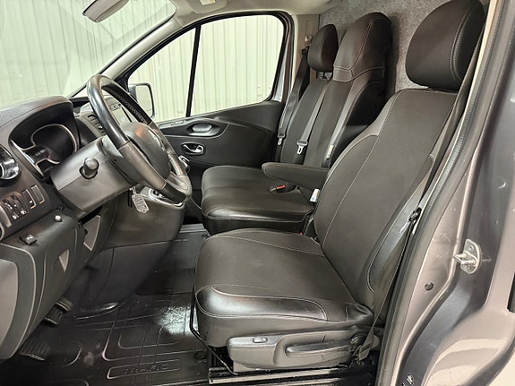 Renault Trafic 7 of 11