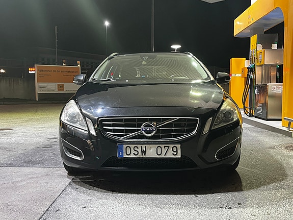 Volvo V60 2 of 26
