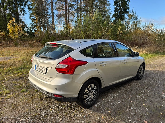 Ford Focus 3 of 6